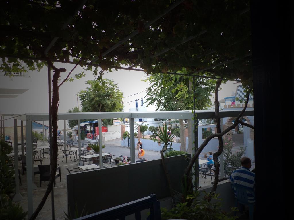 To Kamari Appartement Paralia Agias Foteinis Buitenkant foto