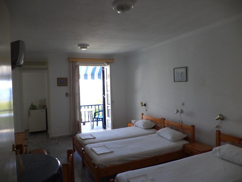 To Kamari Appartement Paralia Agias Foteinis Buitenkant foto