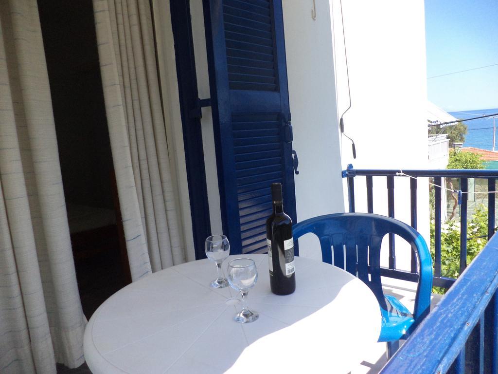 To Kamari Appartement Paralia Agias Foteinis Buitenkant foto