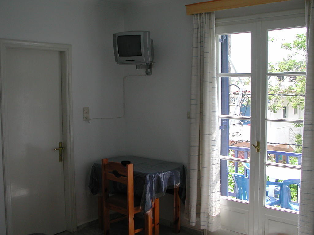 To Kamari Appartement Paralia Agias Foteinis Kamer foto